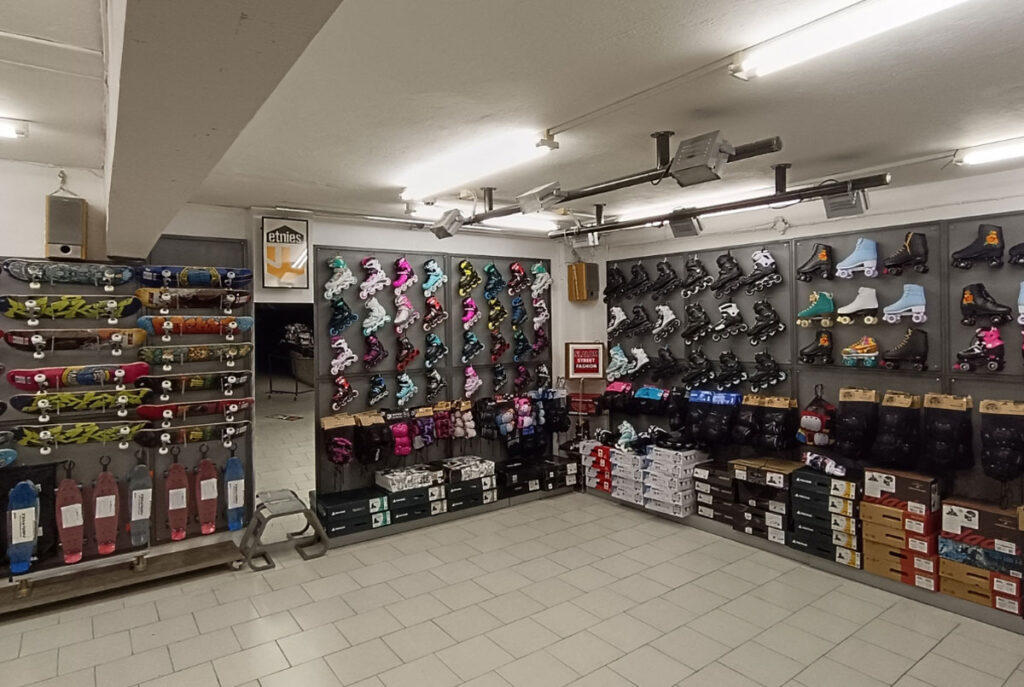 Το κατάστημα Slalom Shop στη Θεσσαλονίκη προσφέρει εξοπλισμό για σκι, roller skating, skateboard και outdoor δραστηριότητες με ποιότητα και ασφάλεια.